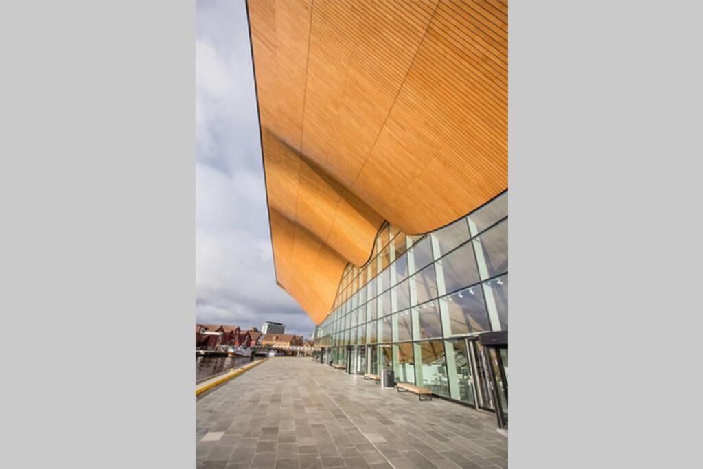 Kongensgate, Koselig Liten Leilighet, 5 Min Unna Sentrum คริสเตียนซานด์ ภายนอก รูปภาพ